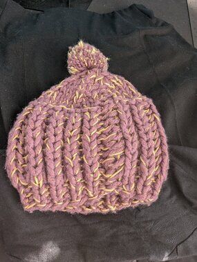 Candela NYC Purple Plum Gold Metallic Chunky Wool Ribbed Pom Pom Beanie Hat Rare
